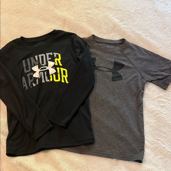 (2) Under Armour Kids Long Sleeve and Short Sleeve Shirt Set - Black and Gray - Picture 1 of 3
